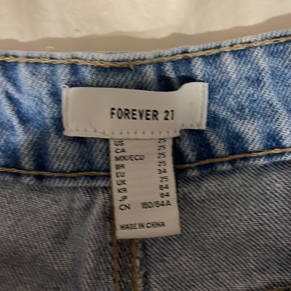 Hight rise light wash short jean shorts - Picture 3 of 4